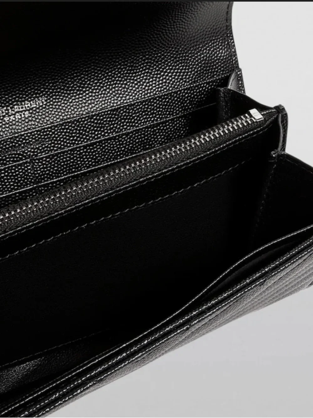 YSL CASSANDRE MATELASSÉ LARGE FLAP WALLET IN GRAIN DE POUDRE LEATHER
BLACK - Picture 5 of 8